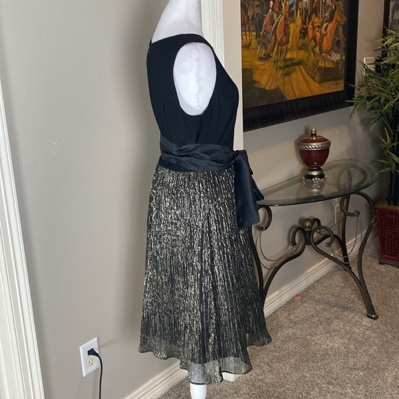 Karin Stevens Party Cocktail Sleeveless Black Gold Dress size 8 - Picture 5 of 11